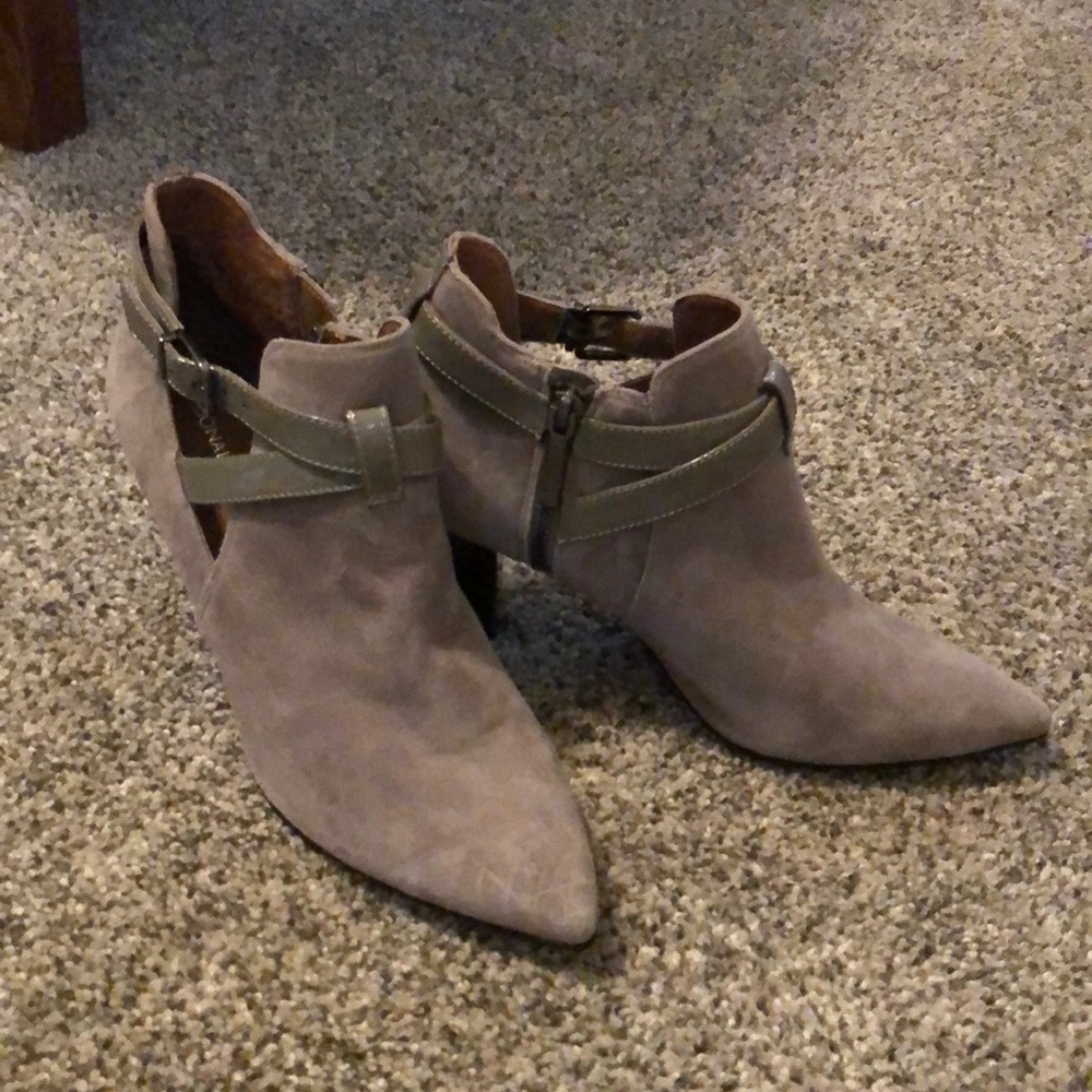 Donald Pliner gray suede booties